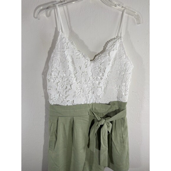 Love Tree Women Rompers Green & White Lace V Neck Belted Large Adjustable Straps - Picture 1 of 6
